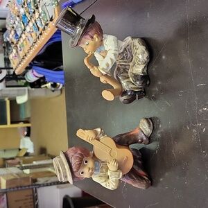 Ceramic kids play instruments